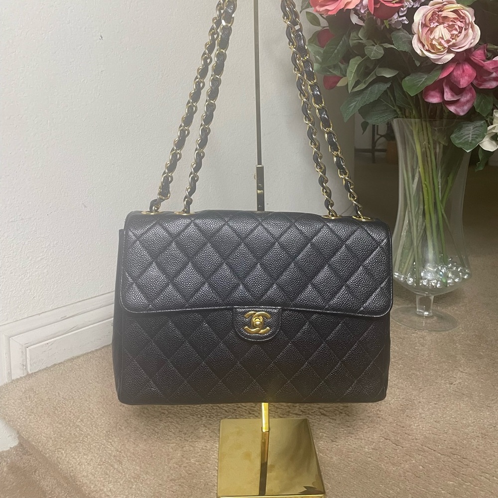 Chanel Vintage Jumbo  CC caviar  leather